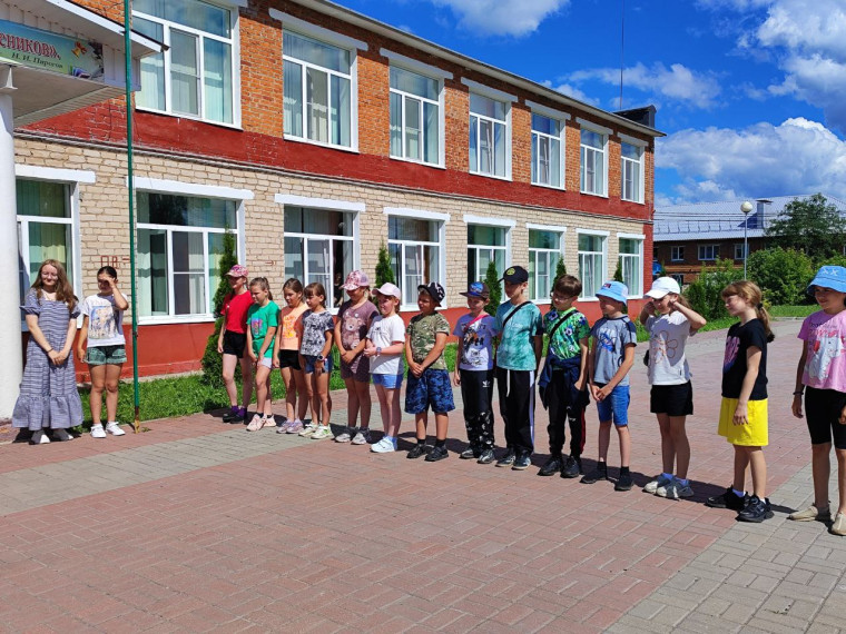 Закрытие летнего оздоровительного лагеря "Подсолнух".